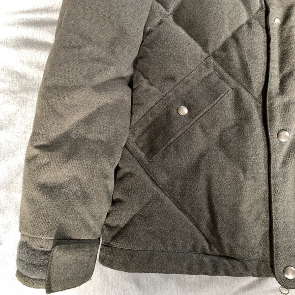 Burton Eden Quilted Snowboarding Jacket - Picture 10 of 16